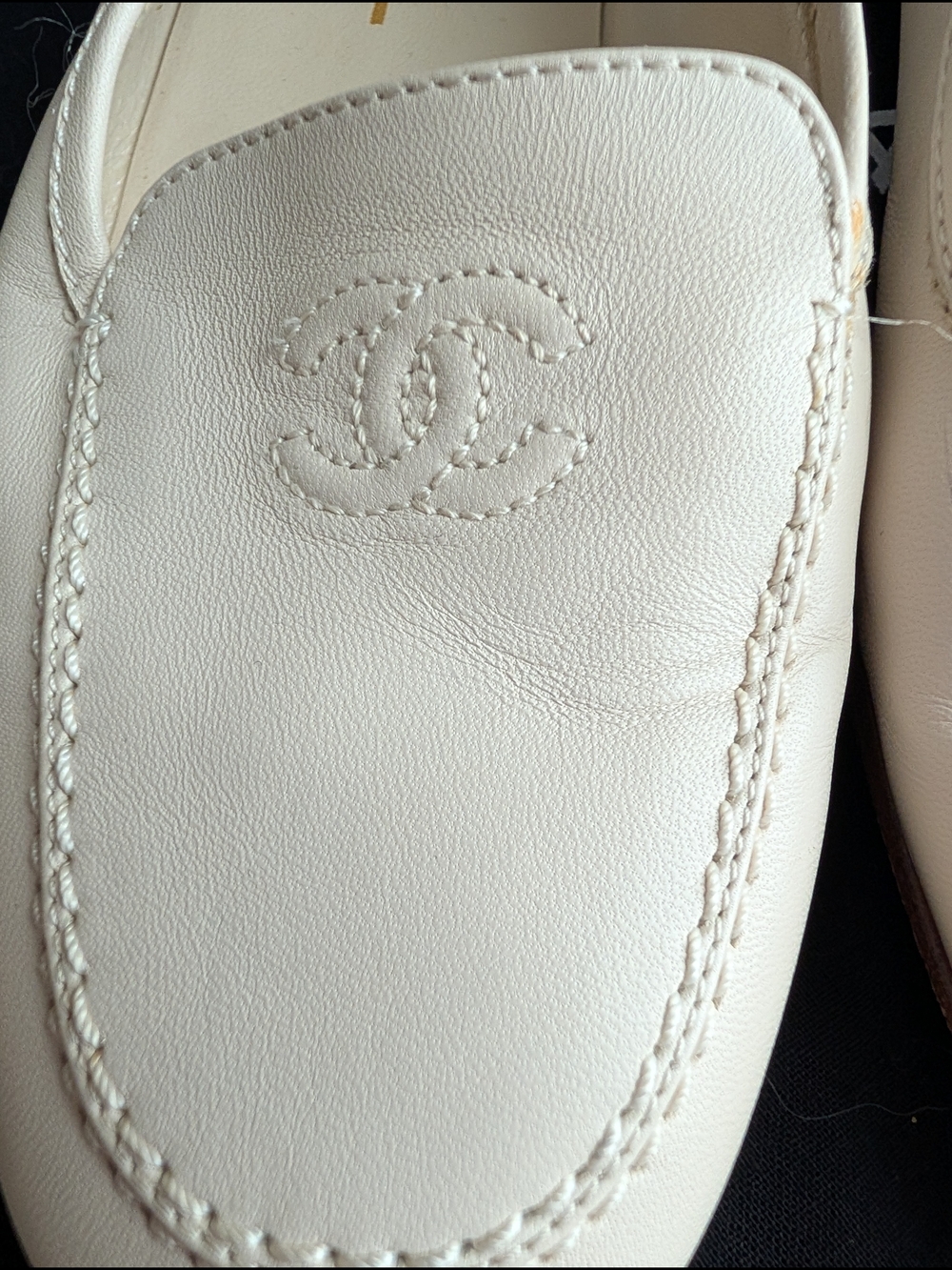 Chanel Women's Cream Leather CC Logo Loafers Classic Flats  Excellent Condition - Picture 12 of 12